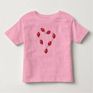 T-shirt de coeur de coccinelle