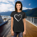 T-shirt de croisière Coeur Lover<br><div class="desc">Cette conception peut être personnalisée en choisissant l'option Modifier la conception. Vous pouvez également transférer sur d'autres objets. Contactez-moi à l'adresse colorflowcreations@gmail.com ou utilisez l'option conversation en haut de la page si vous souhaitez avoir cette conception sur un autre produit ou avez besoin d'aide. Voir d'autres de mes dessins ou...</div>