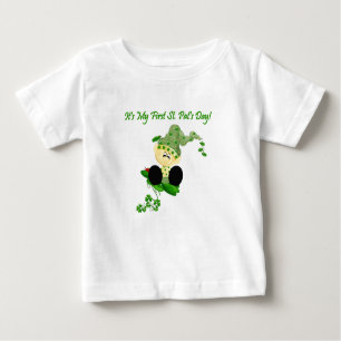 T-shirt de jour de St Patricks de lutin de bébé ęr