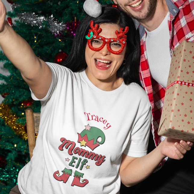 T-shirt de la dame customisée par Christmas Mommy  (Christmas Mommy Elf customized lady's t-shirt)
