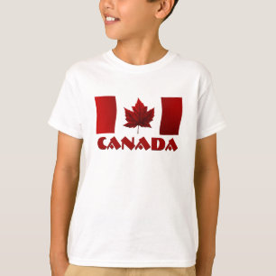 T-shirt de l'enfant portant le drapeau du Canada
