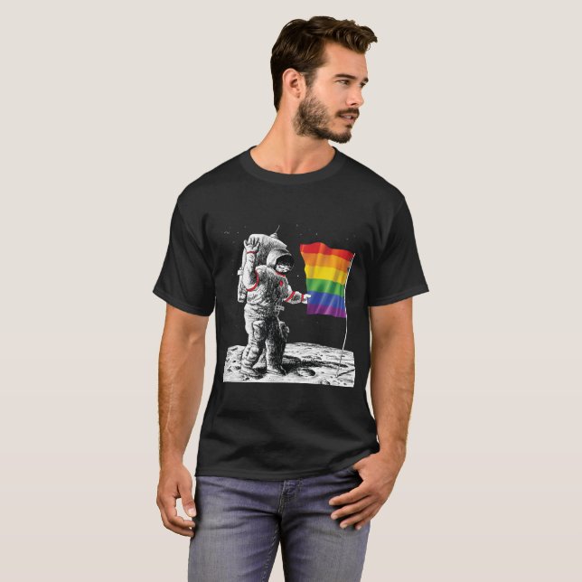 T-shirt de LGBT - drapeau d'arc-en-ciel sur la (Devant entier)