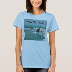 T-shirt de maman de plage de caniche