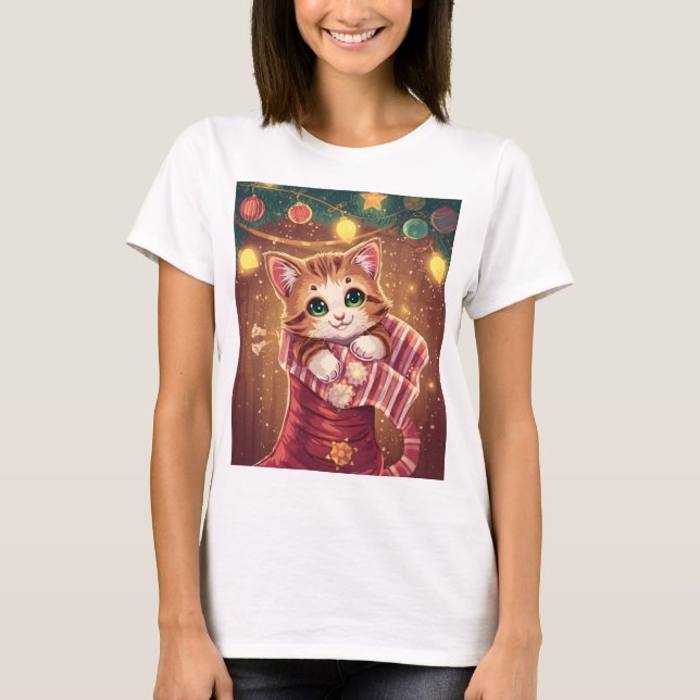 T-shirt de Noël avec un chat mignon dans un bas (Devant)