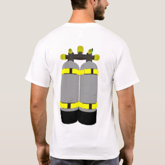 T-shirt de plongeurs de réservoirs de plongée à