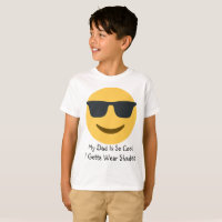 T-shirt de port de nuances d'Emoji de papa frais