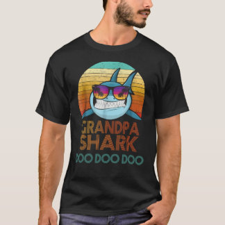 T-shirt de requin de grand-papa. Pièce en t de Doo
