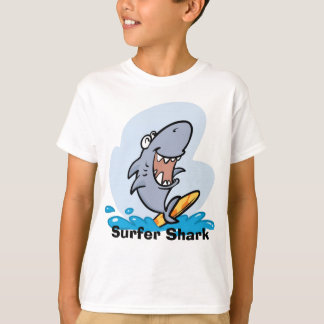 T-shirt de requin de surfer