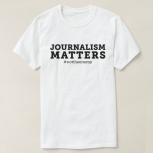 T-shirt de sujets du journalisme des hommes