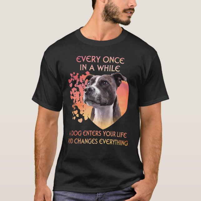 T-shirt De Temps En Temps Un Staffordshire Bull Terrier (Devant)