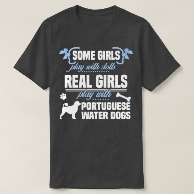 T-shirt De vraies filles jouent avec des chiens d'eau port (Design devant)