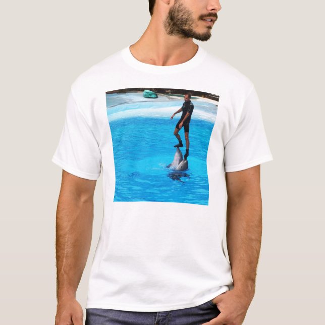 T-shirt Debout sur des dauphins (Devant)