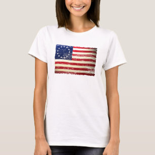 T-shirt déchiré en lambeaux par cru de drapeau