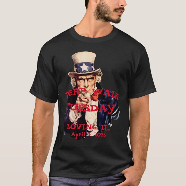 T-shirt Défilé perpétuel de Trump mardi 2023 Oncle Sam (Devant)