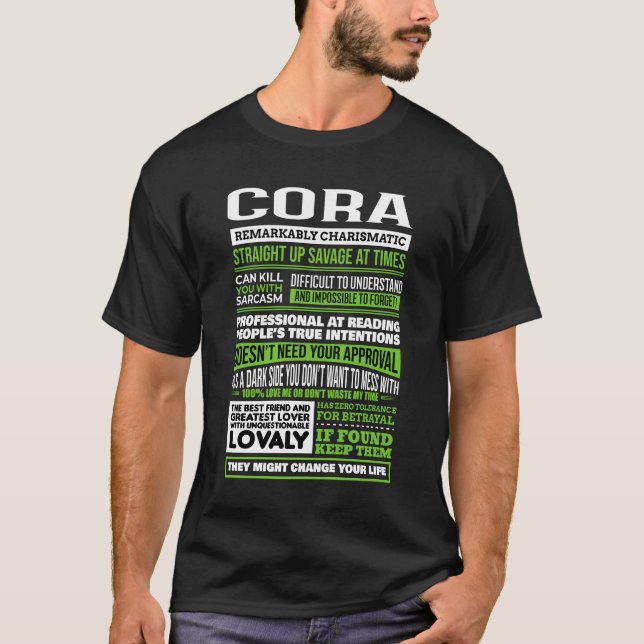 T-shirt Définition du nom de la fille Cora (Devant)
