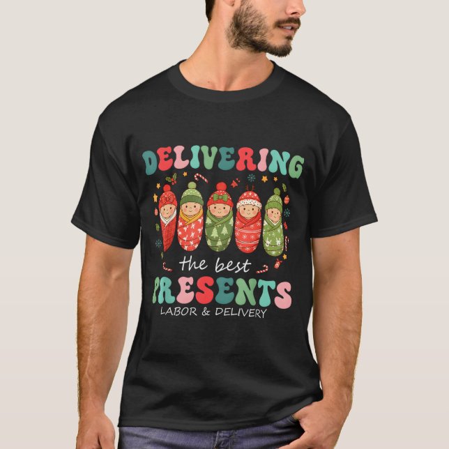 T-shirt Delivering The Labor Delivery Nurse Christmas  (Devant)