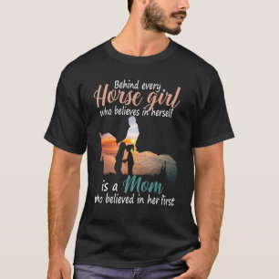 T-shirt Derrière chaque fille équestre qui croit en elle-m