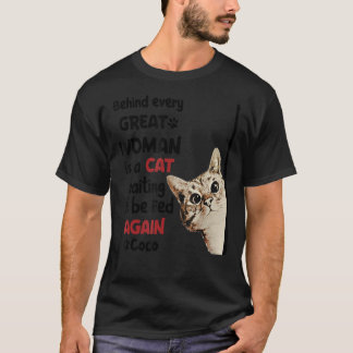 T-shirt Derrière Chaque Grande Femme, Un Chat Attend D'Êtr