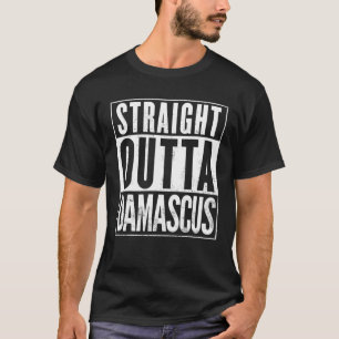 T-shirt Des Hommes Directement En Dehors De Damas Perturbé