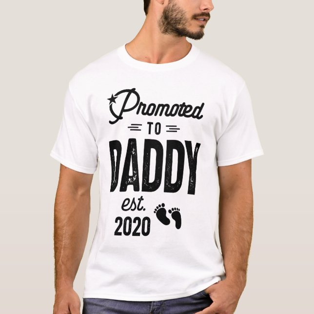 T-shirt Des Hommes Promus À Daddy Est. Cadeau bébé 2020 po (Devant)