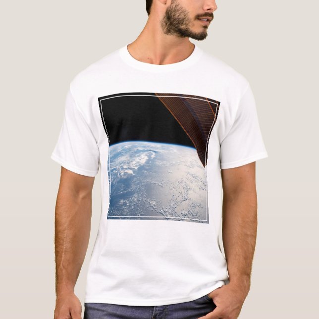 T-shirt Des Poutres De Soleil Au Bord Des Eaux De L'Océan  (Devant)