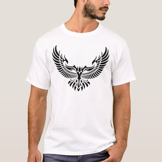 T-shirt Design d'aigle tribal audacieux - Symbole du pouvo (Devant)
