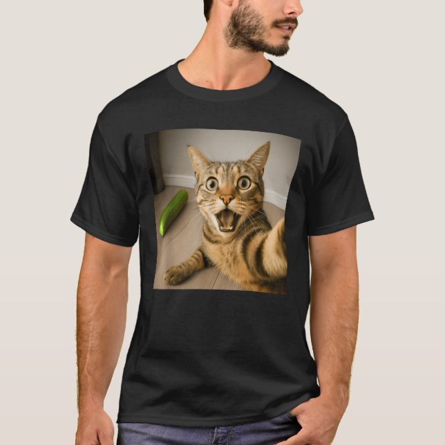 T-shirt Design de mème de selfie de chat choqué drôle avec (Devant)