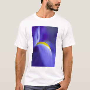T-shirt Détail rapproché d'un iris Blue Flag.
