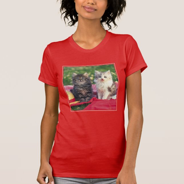 T-shirt Deux chatons se reposant sur une couverture (Devant)