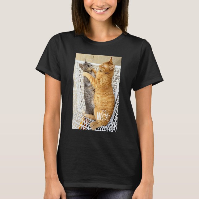 T-shirt Deux chats mignons câlinant un doux chaton  Propri (Devant)
