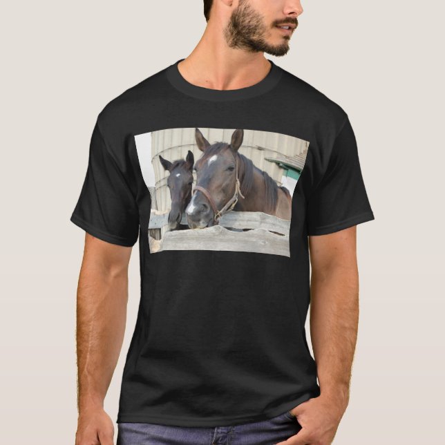 T-shirt Deux chevaux Chewin a Fence (Devant)