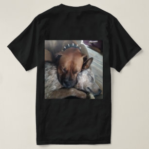T-shirt Deux chiens se câlinant paisiblement
