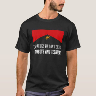 T-shirt Deux choses que l'on ne chasse pas les cow-boys et