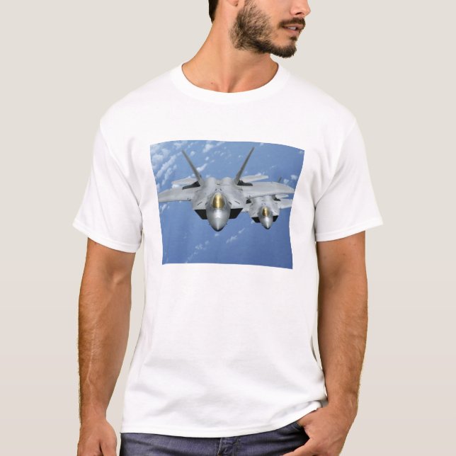 T-shirt Deux F-22 Raptors survolent l'océan Pacifique 2 (Devant)
