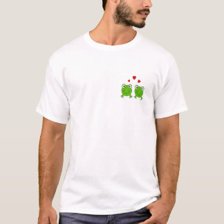 T-shirt Deux grenouilles vertes avec les coeurs rouges