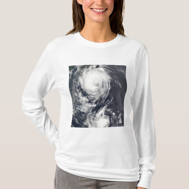 T-shirt Deux typhons approchant l'Extrême-Orient (Devant)