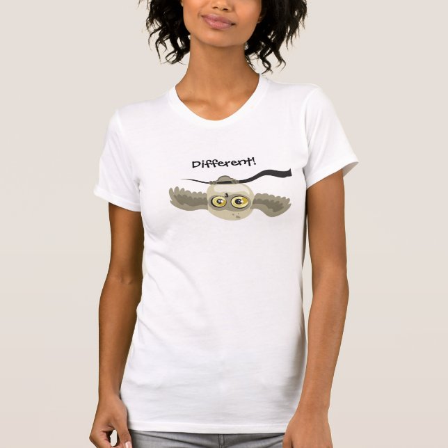 T-shirt Différent ! Chemise à l'envers de lumière de hibou (Devant)
