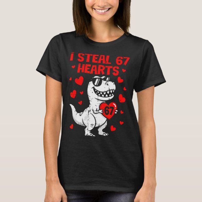 T-shirt Dino Holding Heart I Steal 67 Hearts Funny Six Sev (Devant)