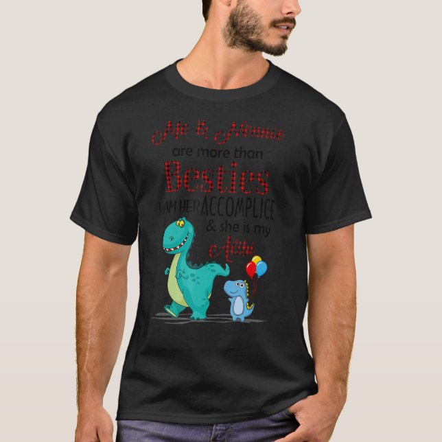 T-shirt Dinosaur Moi et Nonnie sont plus que des nécessité (Devant)