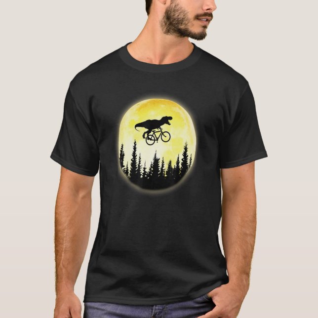 T-shirt Dinosaur Trex Dans L'Espace Vélo D'Équitation Sur  (Devant)