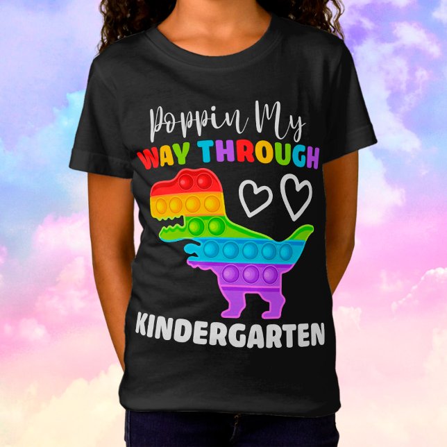 T-Shirt Dinosaure qui débarque en maternelle (Créateur téléchargé)