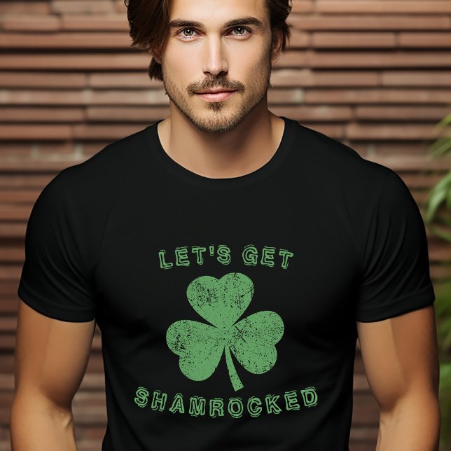 T-shirt Distressed Let's Get Shamrocked St Patrick's Day (Distressed Let's Get Shamrocked St Patrick's Day T-Shirt)