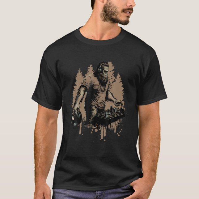 T-shirt DJ Bigfoot Sasquatch Amateur de musique T Shirt (Devant)