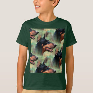 T-shirt Doberman Pinscher dans les bois