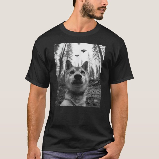 T-shirt Dog Mom Dad - Funny Alien Selfie Shiba Inu UFO (Devant)