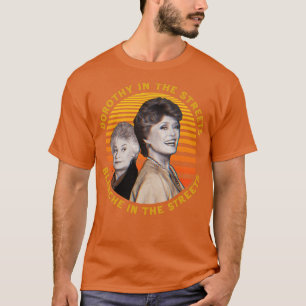 T-shirt Dorothy Dans Les Rues Blanche Dans Le Graphique De