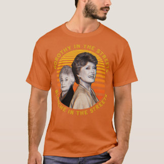 T-shirt Dorothy Dans Les Rues Blanche Dans Le Graphique De