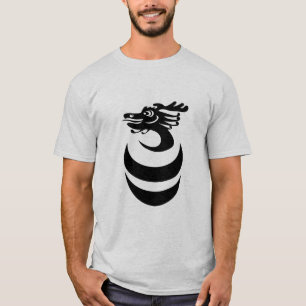 T-shirt Dragon noir dans la chemise d'oeufs