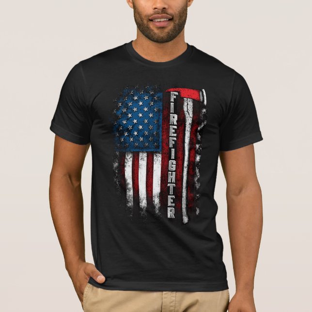 T-shirt Drapeau américain avec pompier et hache de couleur (Devant)