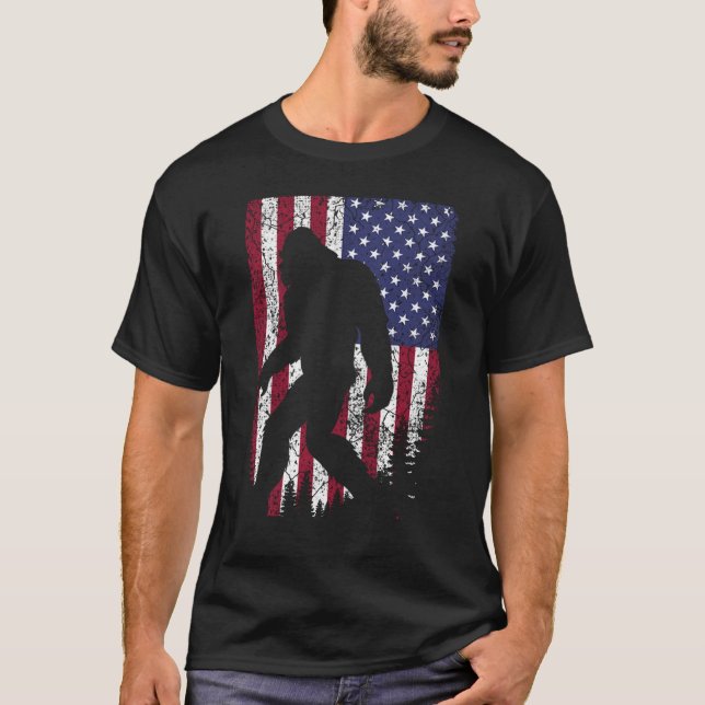 T-shirt Drapeau américain Bigfoot I Believe Sasquatch (Devant)